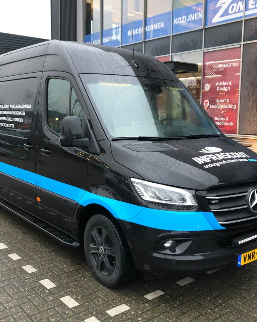 Bedrijfswagen laten bestickeren